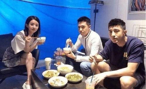 明星片场吃饭的图片,镜头背后的美味时光