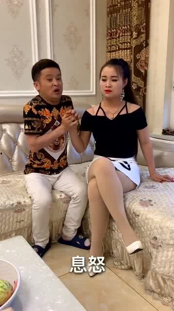 日本网红小伙在家跳舞,燃爆网络！