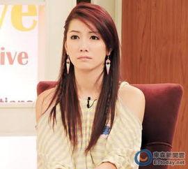 女明星喝水憋尿视频